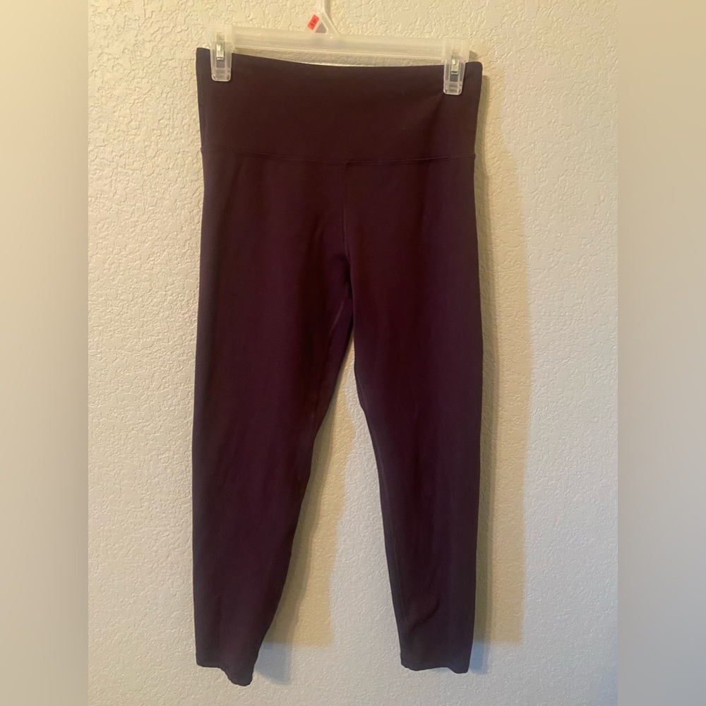 Marika 7/8 length plum legging